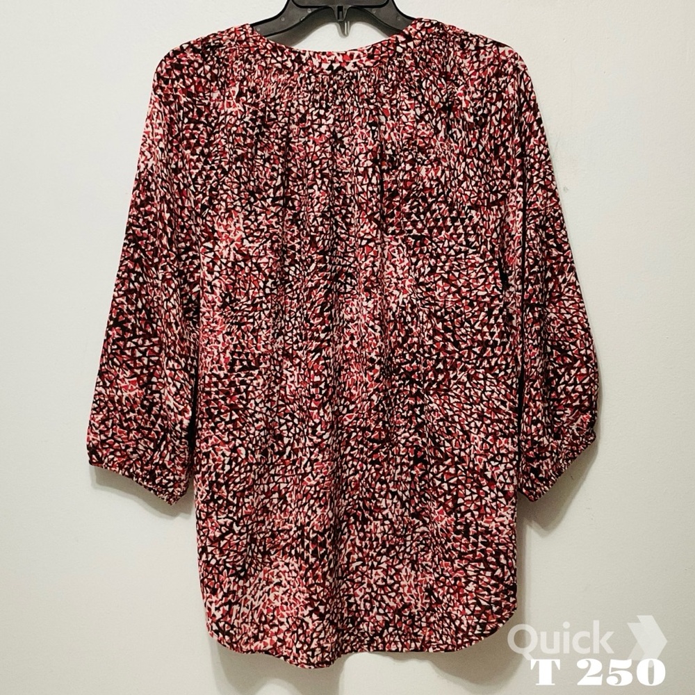 M - New Cathy Y Neckline 3/4 Sleeve Top - Picture 7 of 10